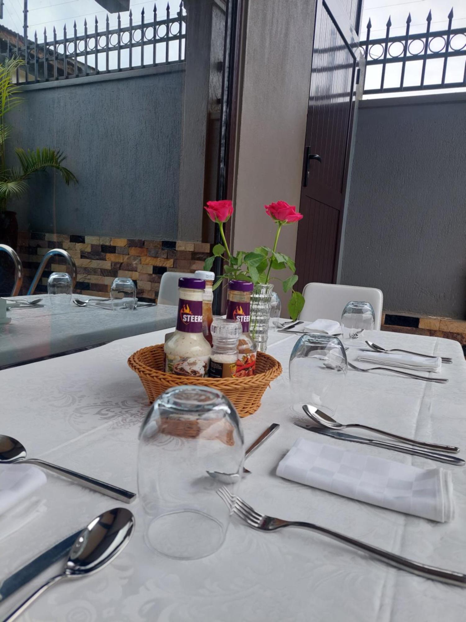 Entebbe Stay Apart-Hotel Bagian luar foto